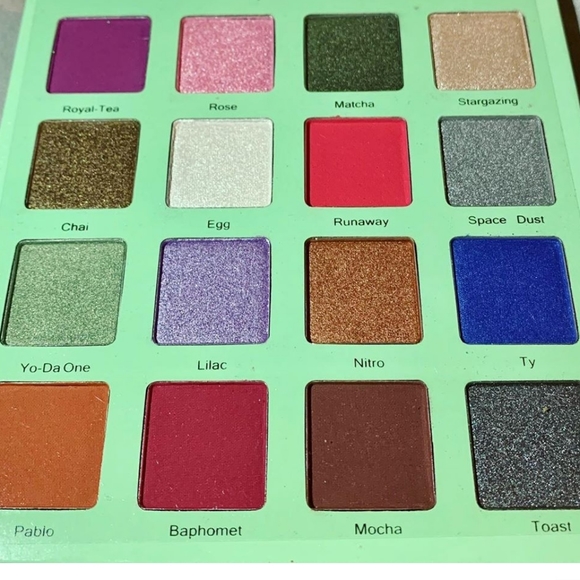 THICC LASH COSMETICS SIPS TEA PALETTE - Picture 5 of 5